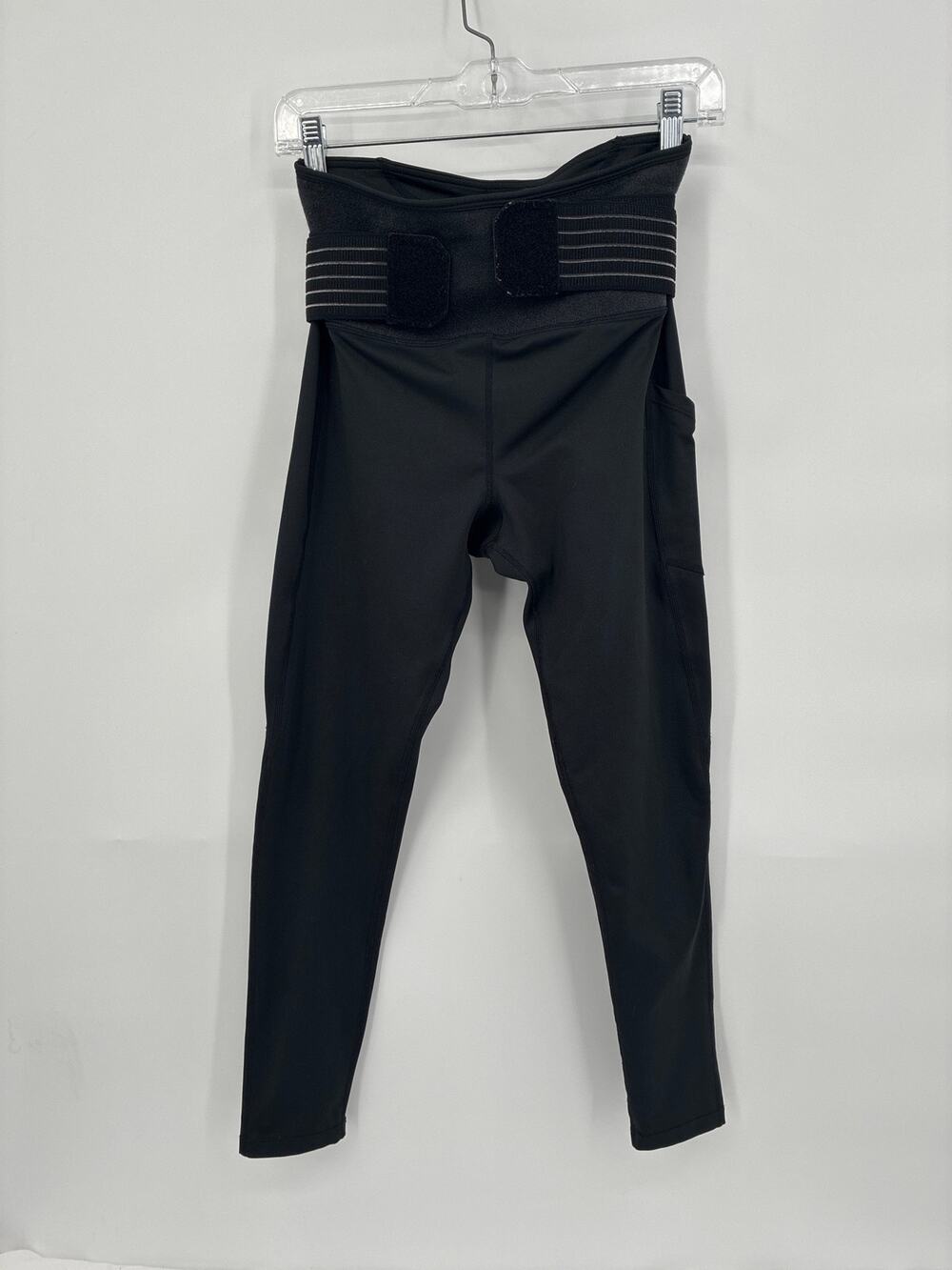 Women's Tommie Copper Pro-Grade Lower Back Support Capris Adjustable Straps Med